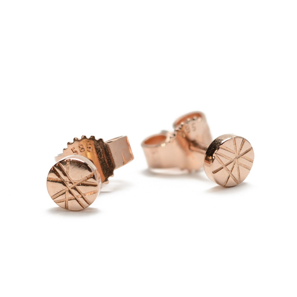 Daisy Earstuds - Red Gold